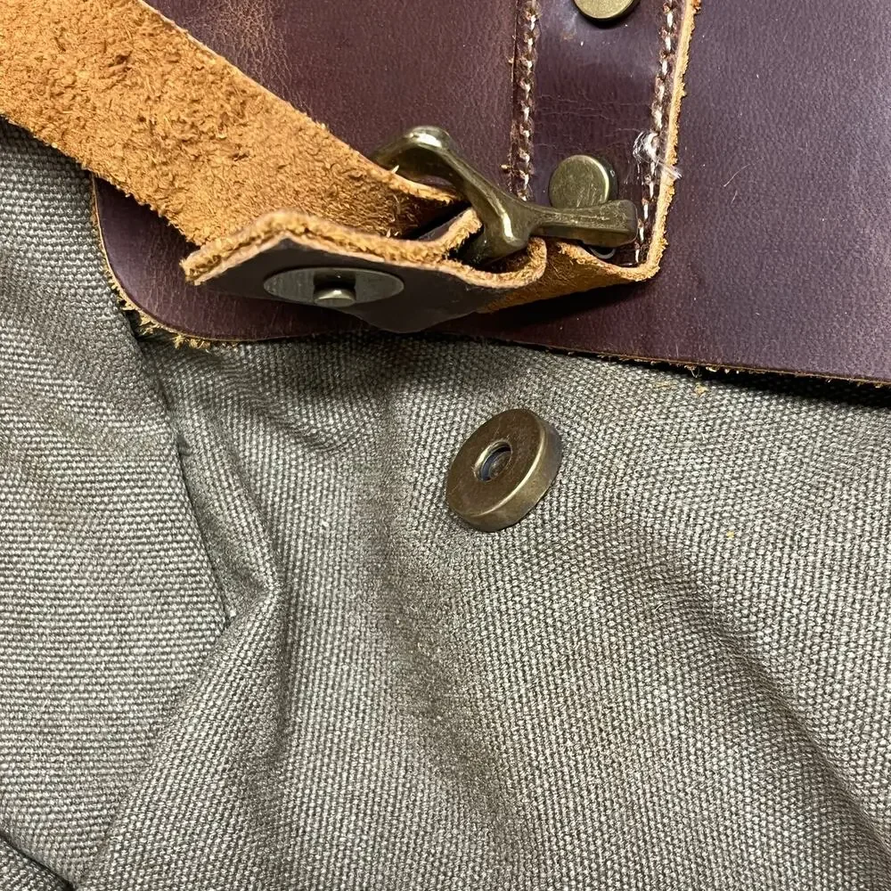 Florsheim Vintage Style Messenger Bag Briefcase Canvas and Leather
